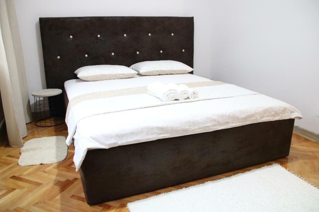 Tania Apartament Oradea Exterior foto